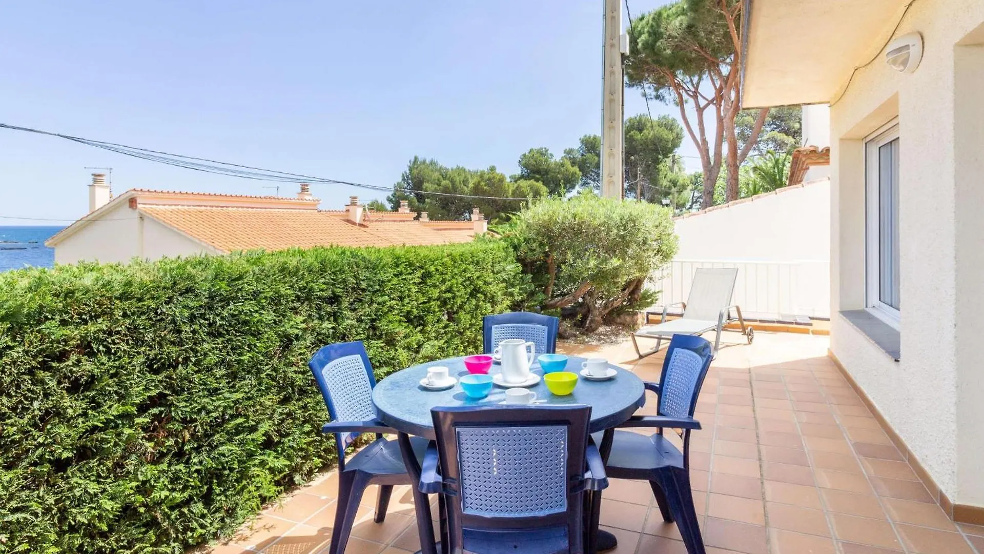 Apartment Apartamento Luminoso Con Terraza, Wifi, Garaje Y A 50M De La Playa En Llanca - Es-228-15