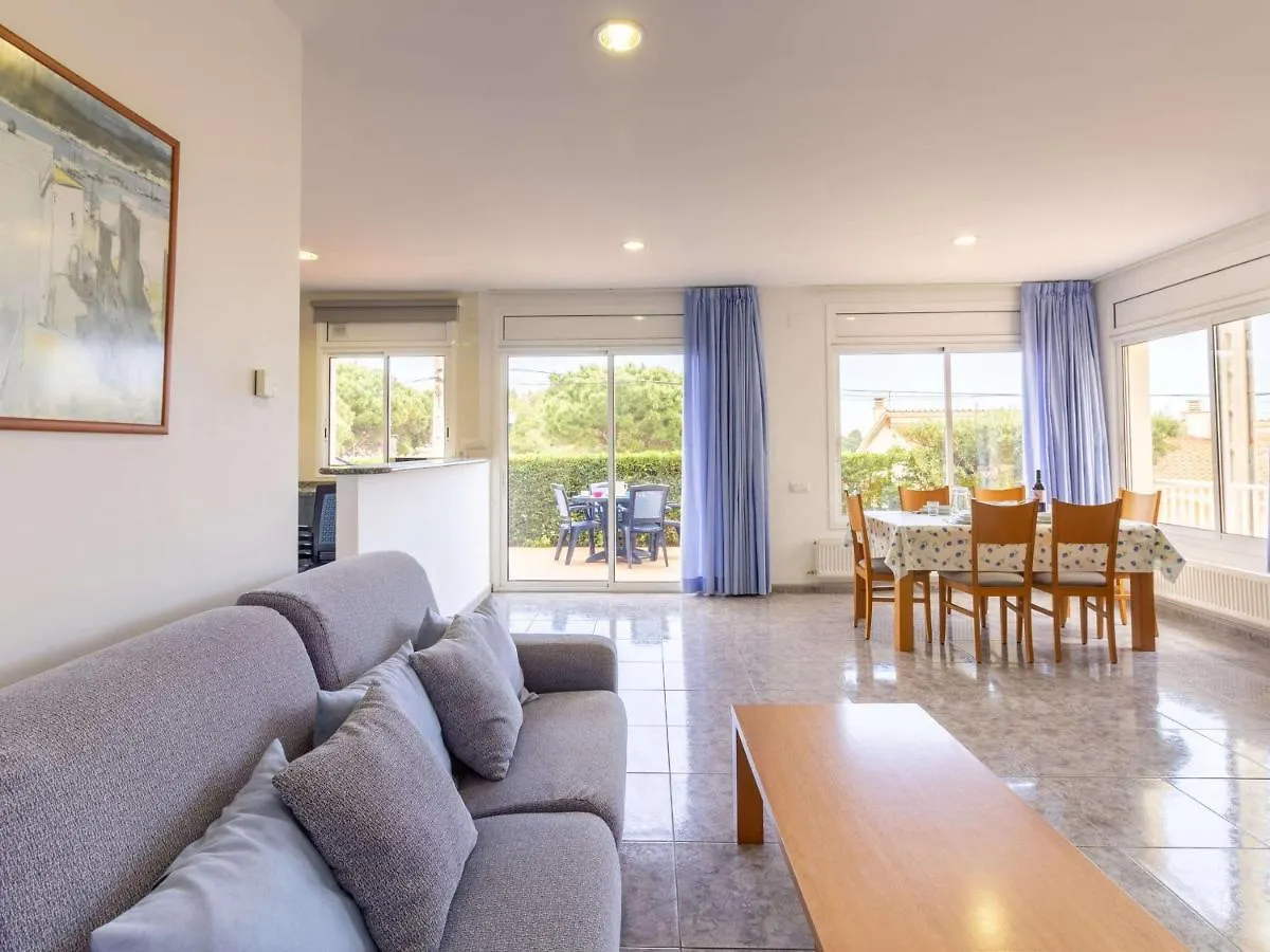 Apartamento Luminoso Con Terraza, Wifi, Garaje Y A 50M De La Playa En Llanca - Es-228-15